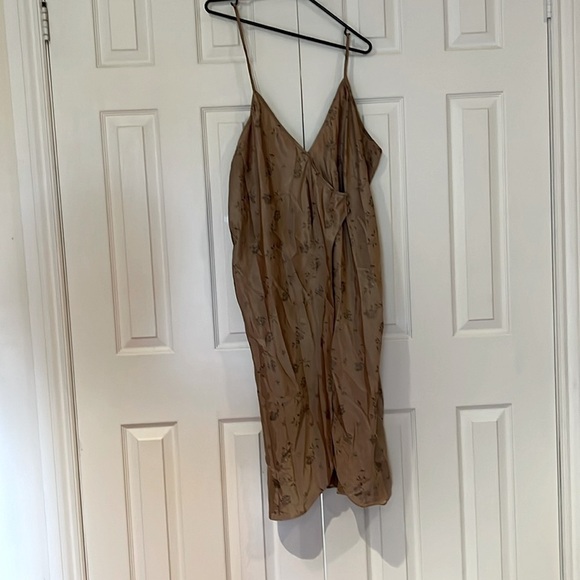 Secret Treasures Gold  silky Night gown slip XL - Picture 1 of 15